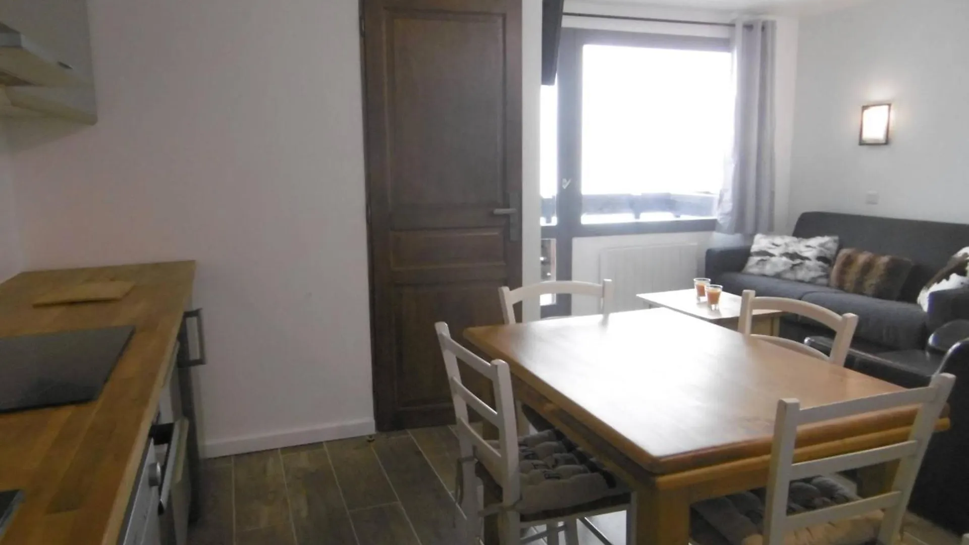 Appart Cosy Au Pied Des Pistes, Balcon, Casier A Skis - Fr-1-355-197 Les Allues 0*,